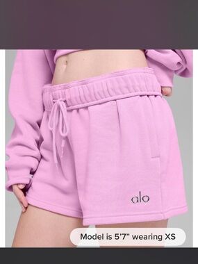 ALO Yoga ACCOLADE SHORTS CANDY HEART PINK